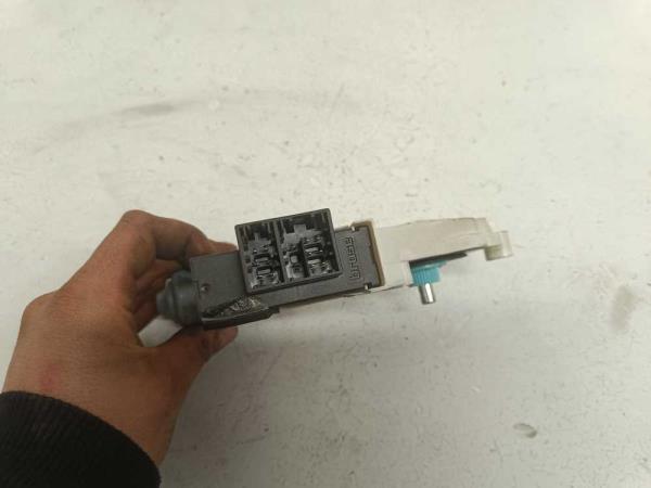 MOTEUR LEVE VITRE AVANT GAUCHE SEAT IBIZA/CORDOBA 2002-2008 5 PORTES - Vue 3